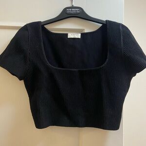 Aritzia black short sleeve crop top
